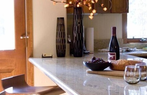 Mammoth Lakes House | Lux Vu Grayfox 4 - 3 Min Walk to Village/Gondola