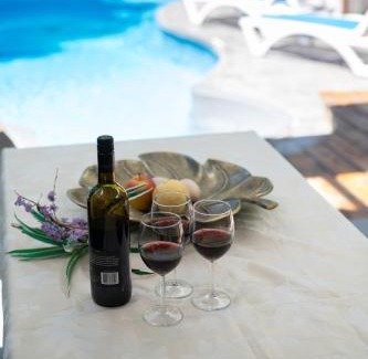 Crescent Beach Villa | Lux White Rock Pool House Beachfront Resort like