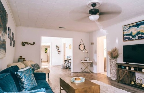 Blue Lake Cottage | ***LUX Woodside Chateau***