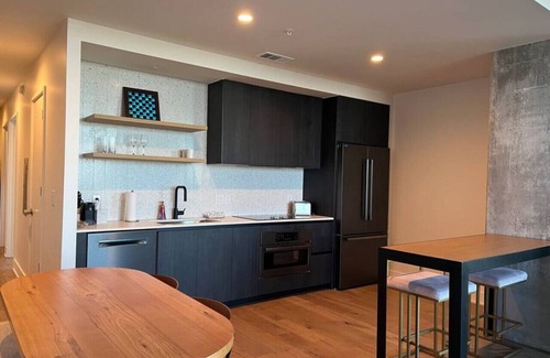 Rainey Street Historic District Apartment | Luxe 1/1 Condo W/Rooftop Heated Pool on Rainey ST!