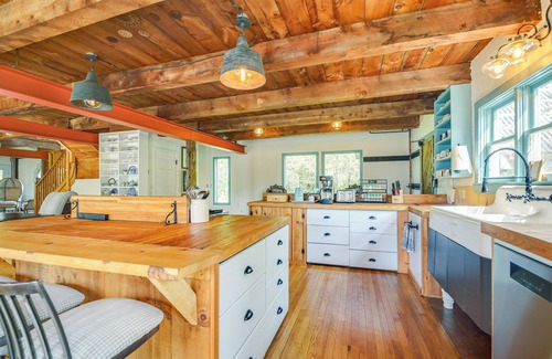 Washington Cabin | Luxe 14-Acre Vermont Countryside Lodge!