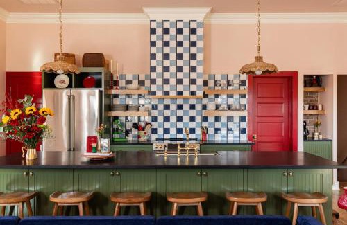Guthrie House | Luxe 1920 Schoolhouse Sleeps 8 30 Min From Okc