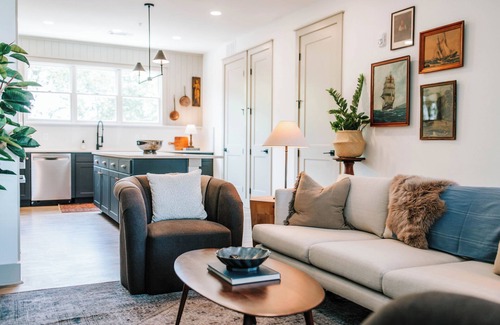 Athens Apartment | Luxe 2BR Game Day Retreat by MHM Luxury Properties