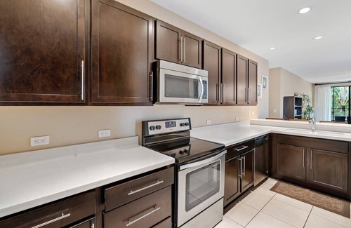 Coco Condo | Luxe 3-BD Condo on 2nd Floor Above Pool