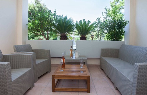 Drosia Apartment | Luxe 3 Bd Penthouse 5 Min from Drosia Square