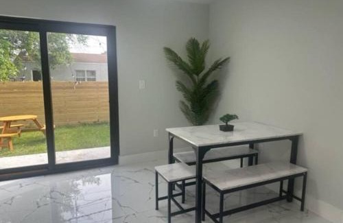 Little Haiti Villa | Luxe 3bed 3 bath minutes from Wynwood & design art district