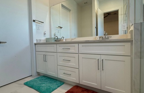 North Houston Apartment | Luxe 3BR for Families Nurses and Group