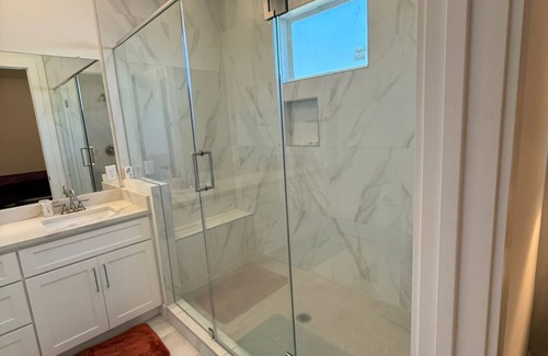 North Houston Apartment | Luxe 3BR for Families Nurses and Group