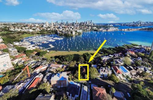 Darling Point Apartment | Luxe 3BR Full-Floor Suite with Views Darling Point