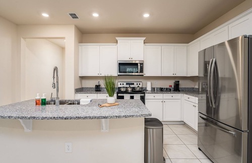 St. Augustine House | Luxe 3BR Townhome-Game-Table-Pool-Close to Beach