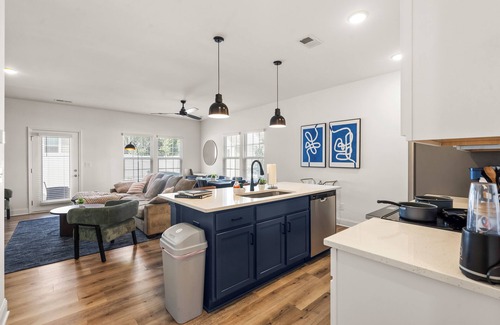 Charlotte House | Luxe 3BR Townhouse to Uptown Charlotte