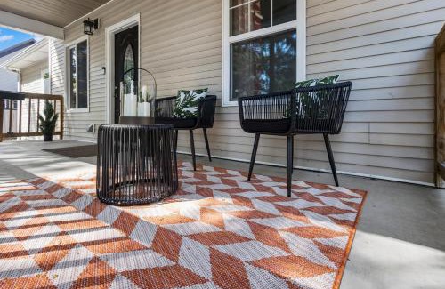 Lincoln House | Luxe 4bd - Movie, Games - Centrally Located