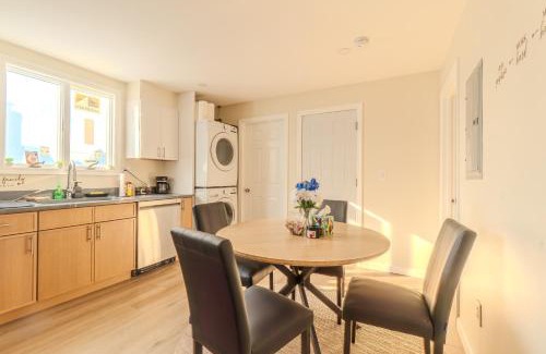 East Somerville Apartment | LUXE 4BDR2BA Near Boston- T-Station & Encore Casino