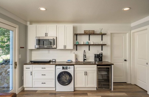 Black Hawk House | Luxe 4BR Mtn Retreat-Stunning Views-Ski/Hike