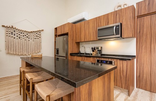Playacar Condo | Luxe 4BR Playacar | Huge Pool | Gym | Sleeps 10