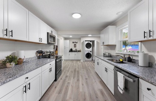 Forest Acres House | Luxe 4BR | Pool-Hot Tub-Arcade | Near USC, Jackson