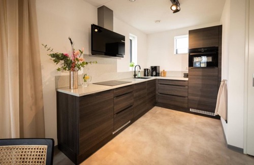 Thorn Villa | Luxe 4p - Two Bedroom Villa, Sleeps 4