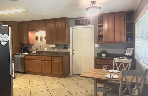 Carter's Grove House | Luxe 5BR Family Retreat, Minutes From TAMU
