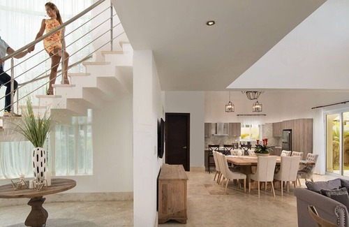 Los Maestros House | Luxe All-Inclusive Villa w/Private Pool & Hot Tub