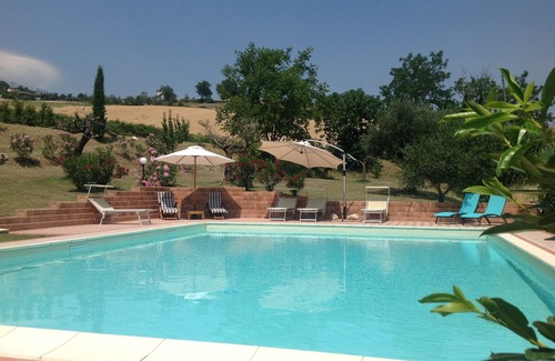 Montebello di Bertona House | Luxe apartment with pool in the Gran Sasso National Park