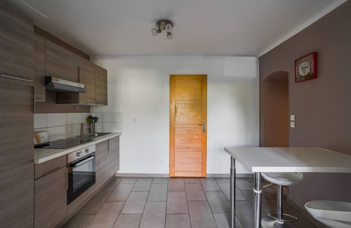 Roissy-en-France Apartment | Luxe-Apartment-Deluxe-Private Bathroom-City view