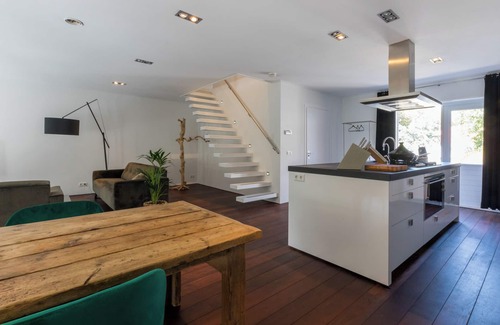 Domburg Apartment | Luxe apartment - Ooststraat 7 | Domburg "IJsvogel"