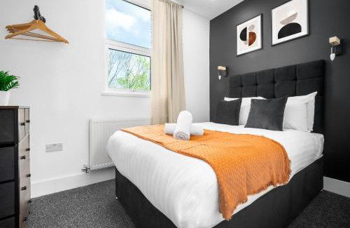 Cradley Apartment | Luxe Apartment - Rowley Regis - Parking - Top Rated - Netflix - Wifi - 49BG