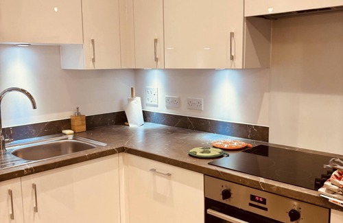 Marlborough Apartment | Luxe Apartment - Stylish 2 Bedroom Apartment