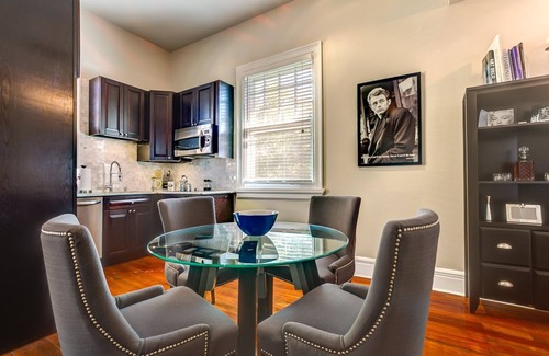 Faubourg Livaudais Bed & Breakfast | Luxe Balcony Views of New Orleans Garden District