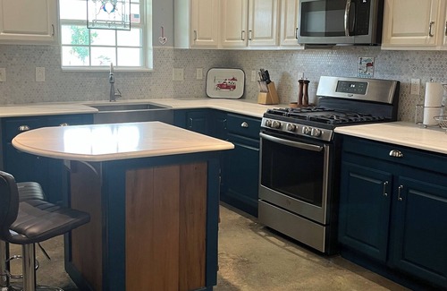 Dickson Other | Luxe Barn 2 bedroom Barndominium