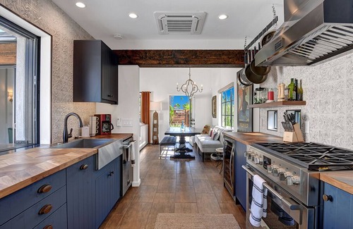 Warm Sands House | Luxe Bungalow - Indoor and Outdoor Paradise!