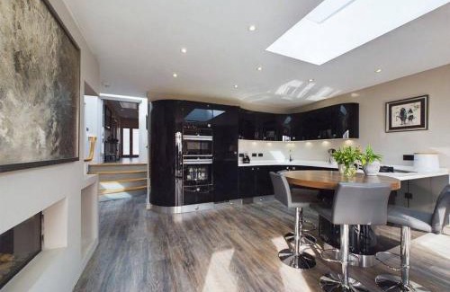 Worthing Villa | Luxe Bungalow w/Hot tub, pool table & more