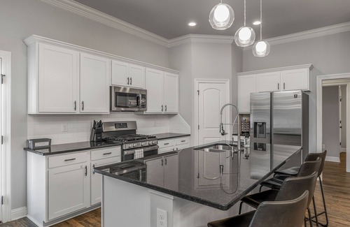 Broadmoor House | Luxe, Central, & Contemporary - A Modern Utopia!nTv in each room.