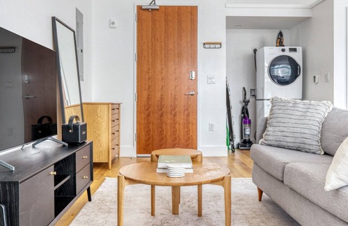 Cherry Creek Apartment | Luxe Cherry Creek Studio w/ W/D, Roof & Lounge, nr mall, by Blueground