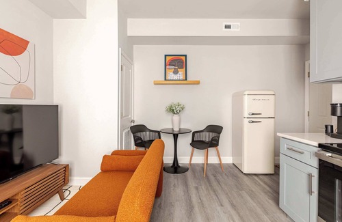 Passyunk Square Apartment | Luxe & Convenience Center City
