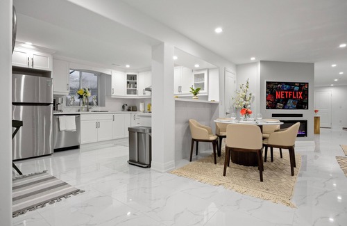 Caledon Apartment | Luxe & Cozy: Stylish Apartment in Caledon