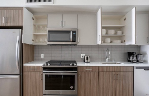Lucerne - Higuera Apartment | Luxe Culver City 1BR w/Media Room & Gym, nr Light Rail, by Blueground