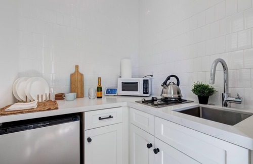 Washington Culver Cottage | LUXE Culver City Bungalow!