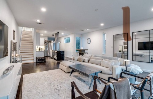Cityplace House | Luxe Dallas Duplex Business & Downtown Ready