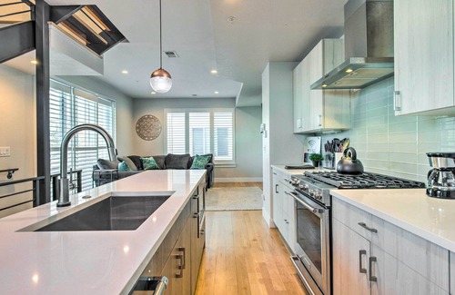 West Colfax Apartment | Luxe Denver Townhome: Hot Tub + City Views!