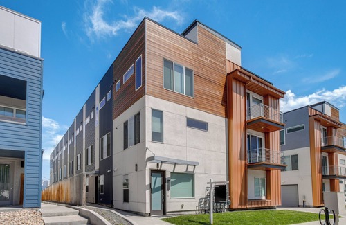 West Colfax Apartment | Luxe Denver Townhome: Hot Tub + City Views!