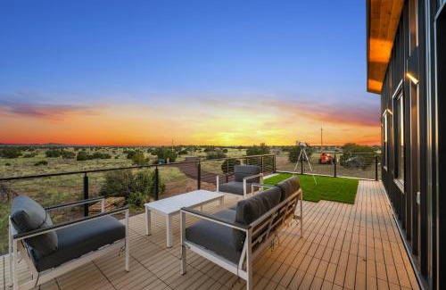 Valle Villa | Luxe Desert Retreat - Near Grand Canyon South Rim