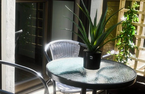 Stellenbosch Apartment | Luxe Designer Stellies Studio in Historic Stellenbosch