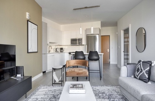 Chinatown Apartment | Luxe Downtown/Financial District 1BR w/W/D & Gym, by Blueground