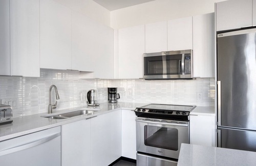Chinatown Apartment | Luxe Downtown/Financial District 1BR w/W/D & Gym, by Blueground