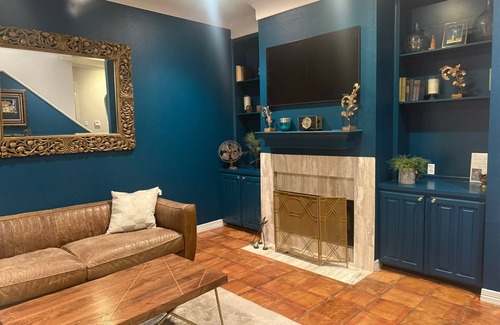 Oak Lawn House | Luxe Escape South of Highland Park!