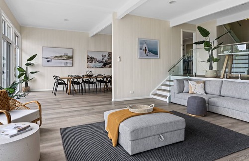 Tascott House | Luxe Family Retreat - Large Pool and Sea Views