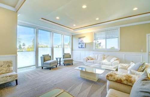 Federal Way House | Luxe Federal Way Rental - Walk to the Water!