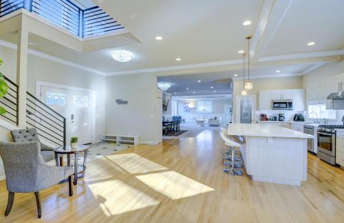 Federal Way House | Luxe Federal Way Rental - Walk to the Water!