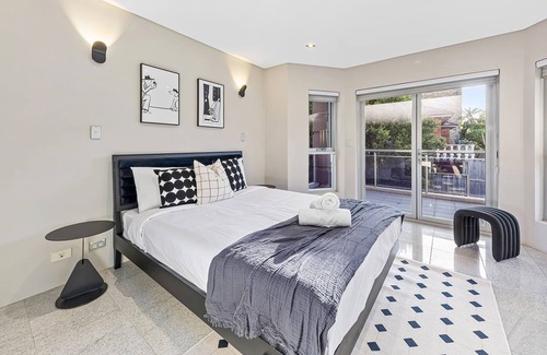 Ryde House | Luxe Five Bedroom House in Ryde